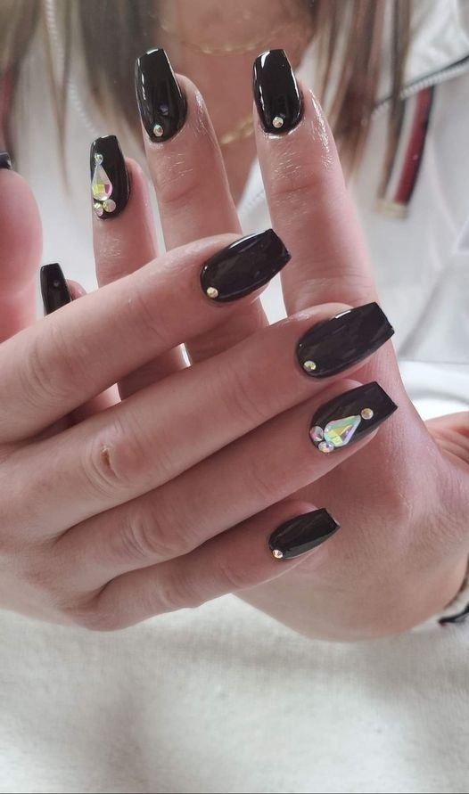 STONE NAIL ART DESIGNS 