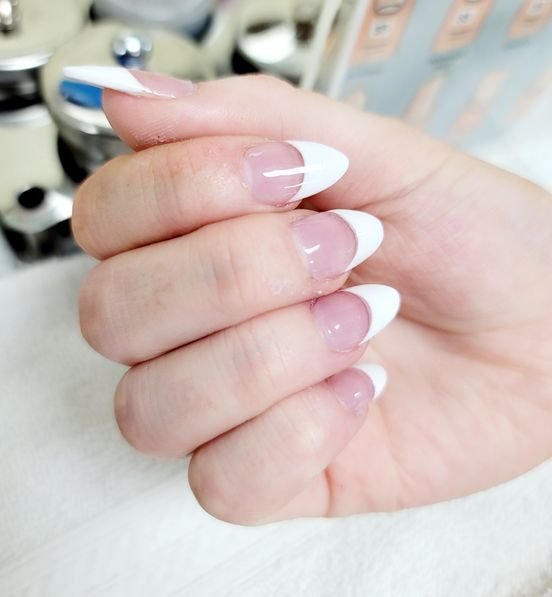  White Minimal Chevron Nail Art