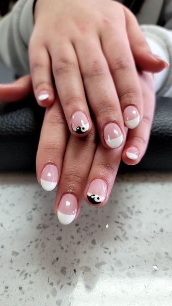  White Minimal Chevron Nail Art