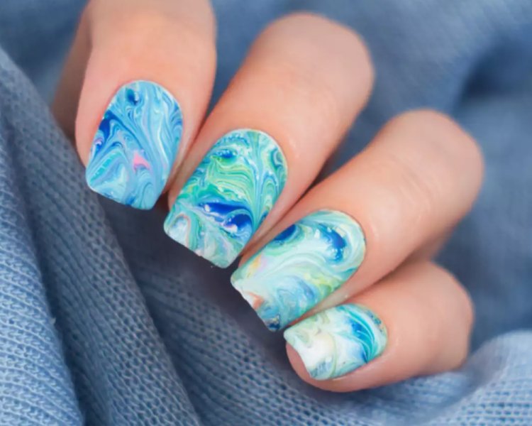 water marble  nail art 