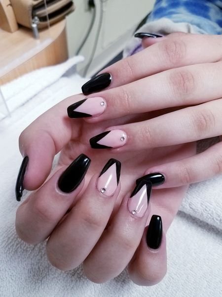 Nail art designs in pink and black